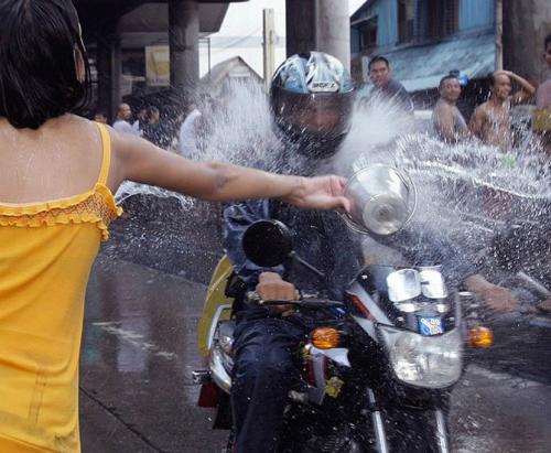 10 самых необычных фестивалей 2011 года