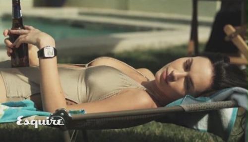 Меган Фокс сняли в кровати