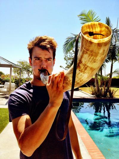 Самые забавные автопортреты звезд