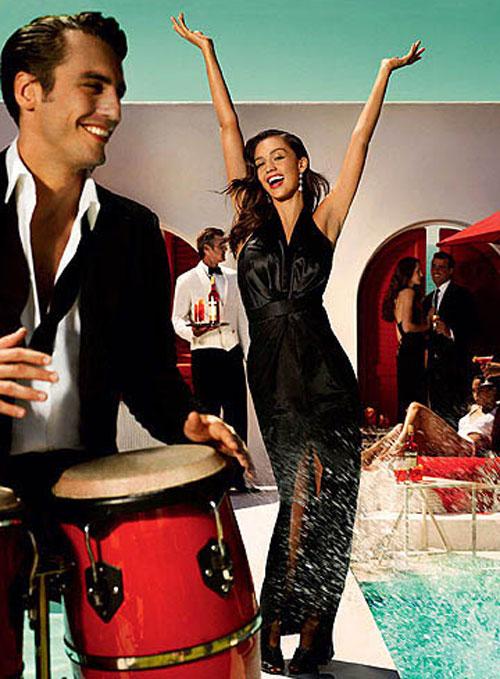Джессика Альба снялась для календаря Campari 2009