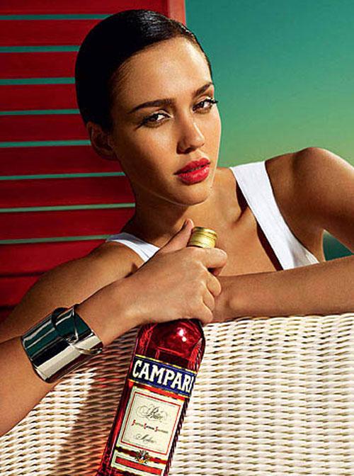 Джессика Альба снялась для календаря Campari 2009
