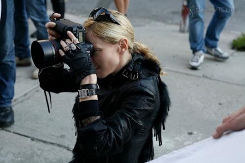 Мадонна стала  фэшн-фотографом
