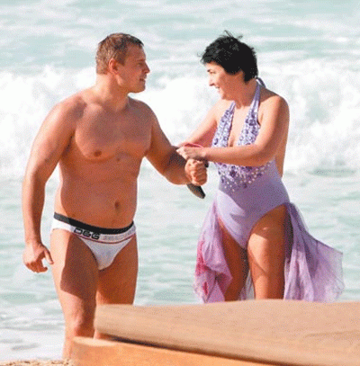 Лолита на отдыхе ни в чем себе не отказывала