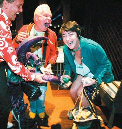 Лолита на отдыхе ни в чем себе не отказывала