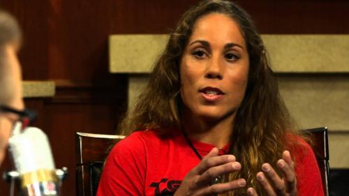 Женщины-бойцы MMA на ринге и в обычной жизни