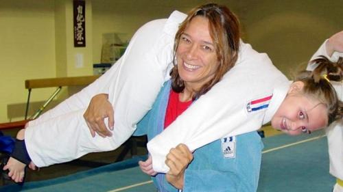 Женщины-бойцы MMA на ринге и в обычной жизни