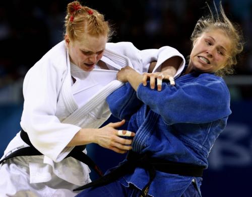 Женщины-бойцы MMA на ринге и в обычной жизни