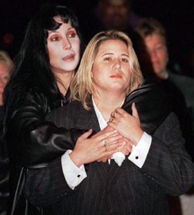 Дочка Шер сменила пол и теперь женится