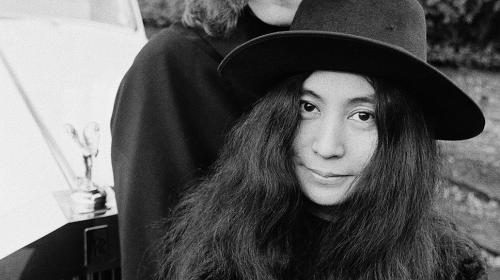 15 звезд, которые попались на измене