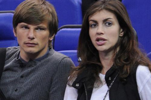 15 звезд, которые попались на измене