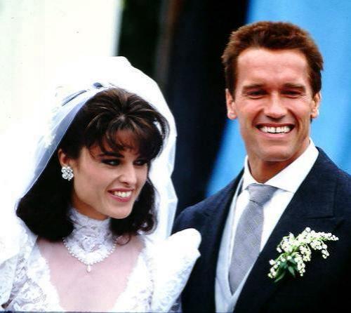 15 звезд, которые попались на измене