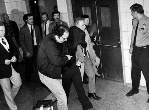 15 звезд, которые попались на измене