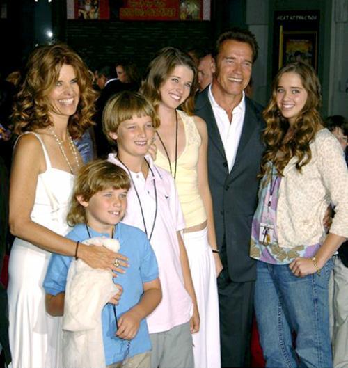 15 звезд, которые попались на измене