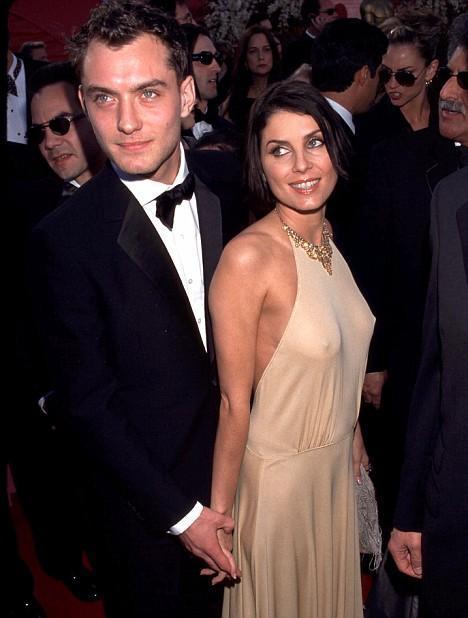 15 звезд, которые попались на измене