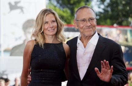 15 звезд, которые попались на измене