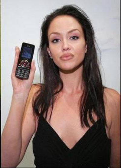 Анджелина Джоли  завела себе клона