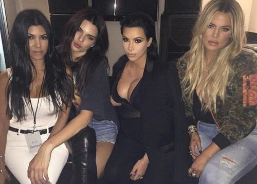 Как и на чем зарабатывают Пэрис Хилтон, Ким Кардашьян и другие звезды гламура