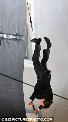 Том Круз  сорвался с крыши