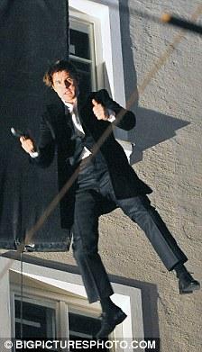 Том Круз  сорвался с крыши