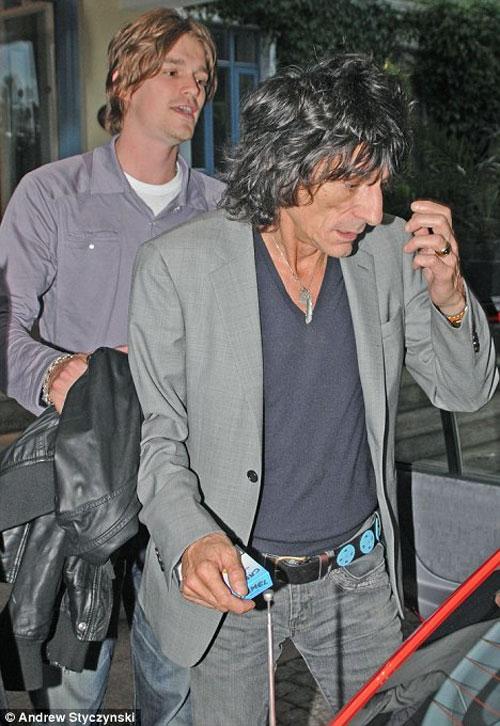 18- летняя русская официантка увела из семьи легенду «Роллинг стоунз»