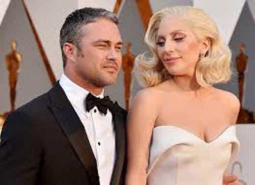 Фрик-парад: с кем встречались самые экстравагантные звезды шоу-бизнеса