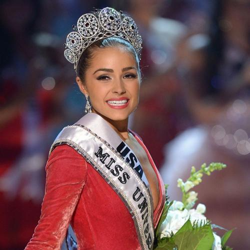 "Мисс Мира" и "Мисс Вселенная" на сцене и в жизни