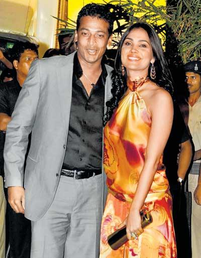 "Мисс Мира" и "Мисс Вселенная" на сцене и в жизни