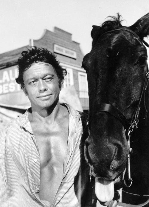 Знаменитые люди в необычных ситуациях