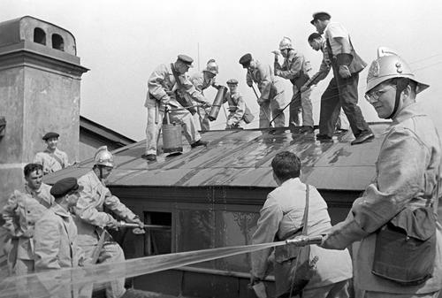 Знаменитые люди в необычных ситуациях