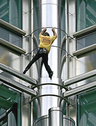 Человека-паука сняли с 60 этажа