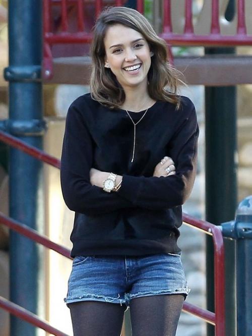 Звезды в коротких шортах: сексуально и модно