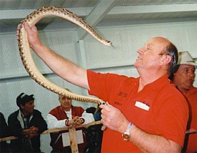 «Змеиный человек» установил новый мировой рекорд