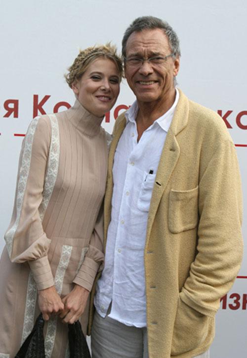 Неравные браки:кто и кого старше