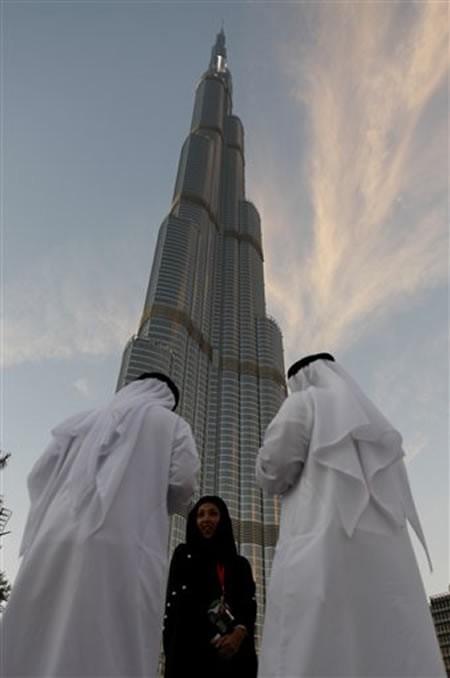 Правитель Дубая открыл самый высокий небоскреб в мире