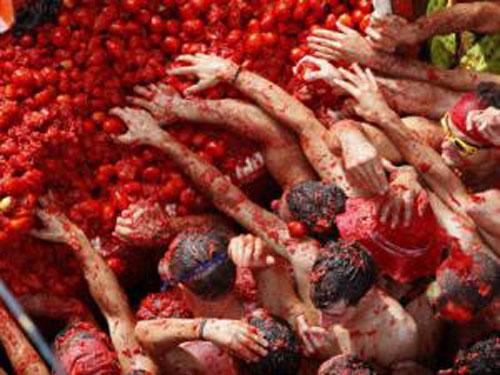 Томатное безумие  повторилось в Испании в шестидесятый раз