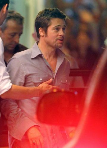 Анджелина Джоли и Брэд Питт отобедали с  ублюдками