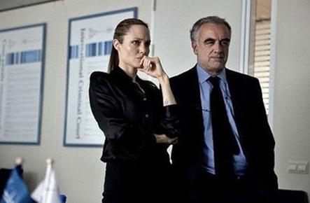 Анджелина Джоли и Брэд Питт отобедали с  ублюдками