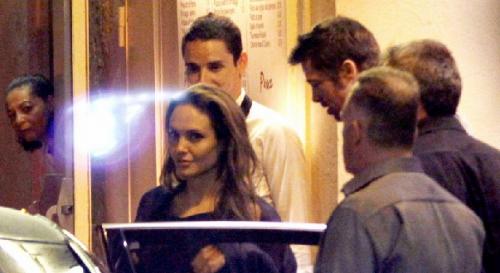 Анджелина Джоли и Брэд Питт отобедали с  ублюдками