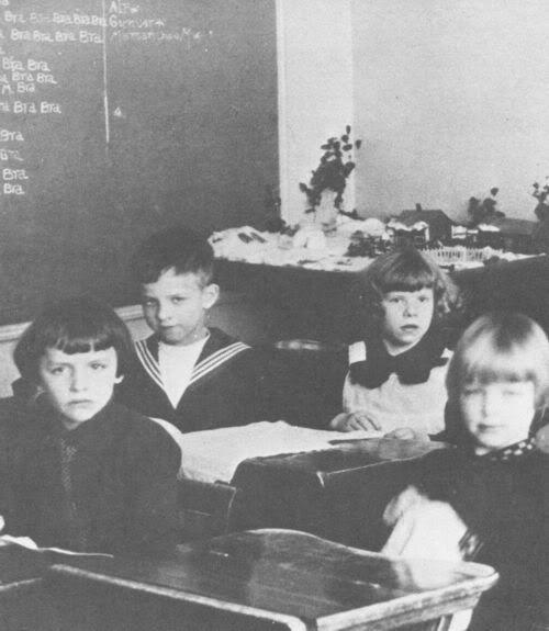 Редкие фотографии юных знаменитостей. часть 7