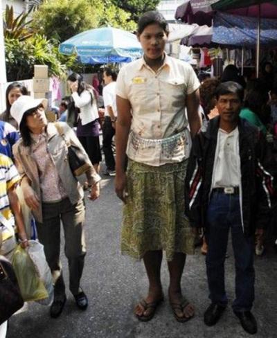 Самая высокая в мире девушка родом из Таиланда