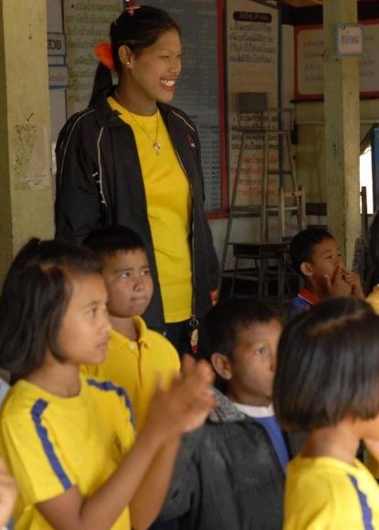 Самая высокая в мире девушка родом из Таиланда