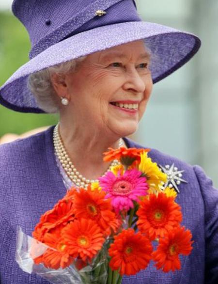 Лучшие шляпки Елизаветы Второй