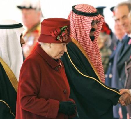 Лучшие шляпки Елизаветы Второй