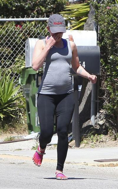 Скарлетт Йоханссон невероятно растолстела