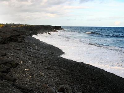 Топ-15 невероятных пляжей с черным песком