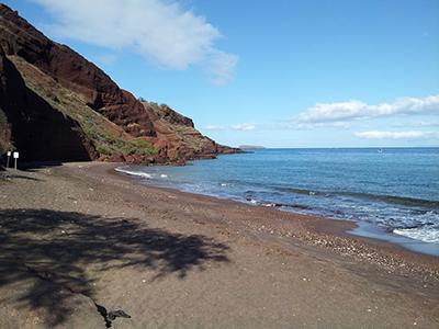 Топ-15 невероятных пляжей с черным песком