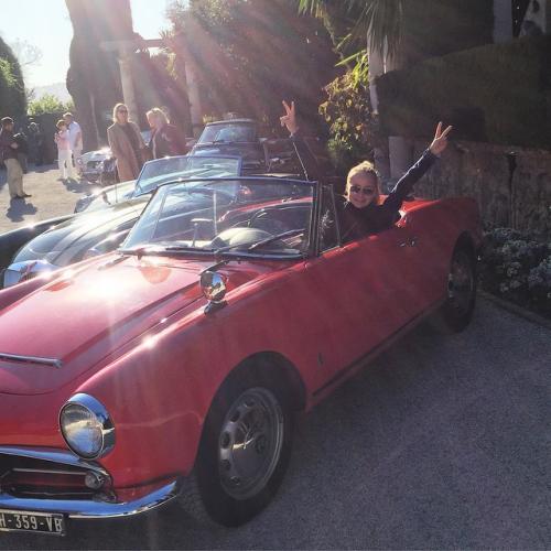 Тачки, яхты и Apple Watch: лето детей российской элиты