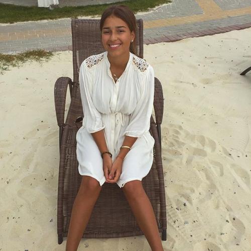 Тачки, яхты и Apple Watch: лето детей российской элиты