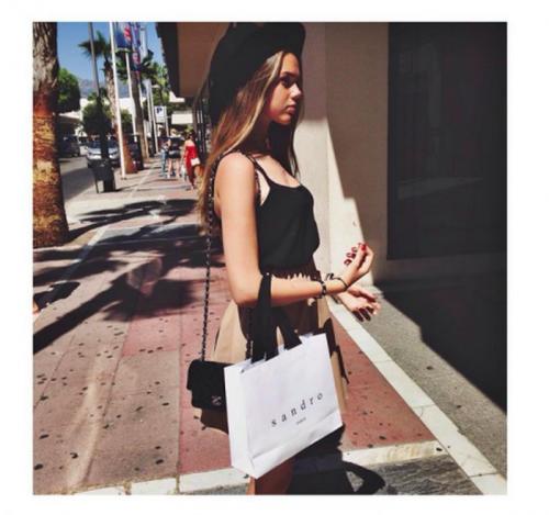 Тачки, яхты и Apple Watch: лето детей российской элиты