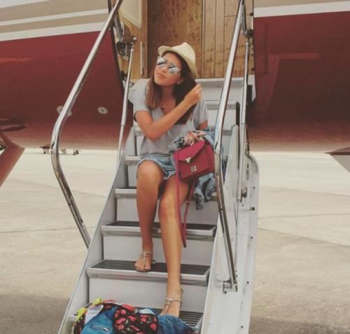 Тачки, яхты и Apple Watch: лето детей российской элиты